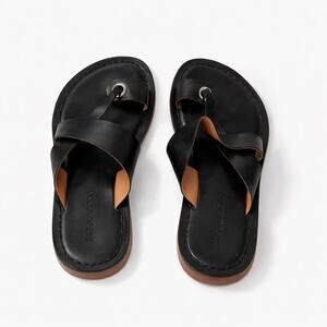 Bernardo Tia Sandals Black Leather Toe Ring Flat Slip On 7.5M